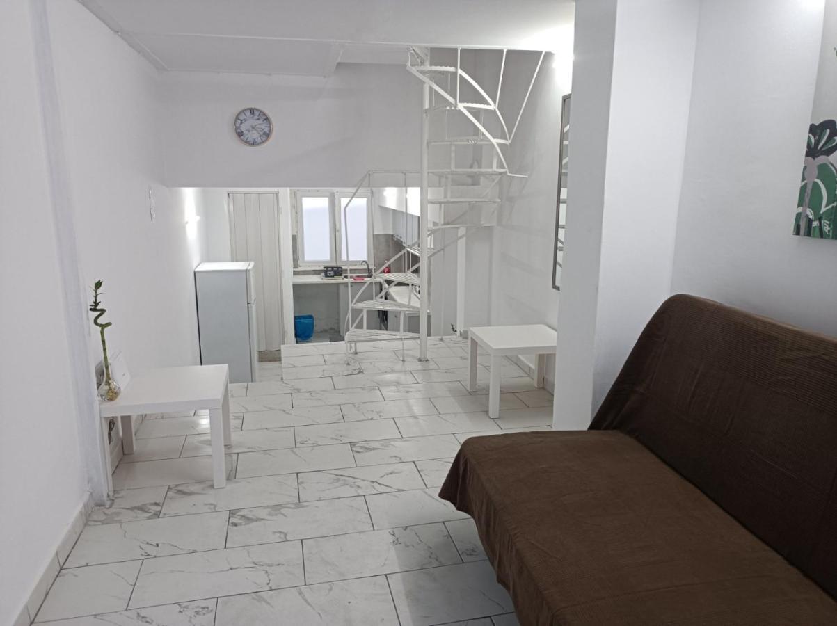 Apartment Dipla เอเธนส์ ภายนอก รูปภาพ